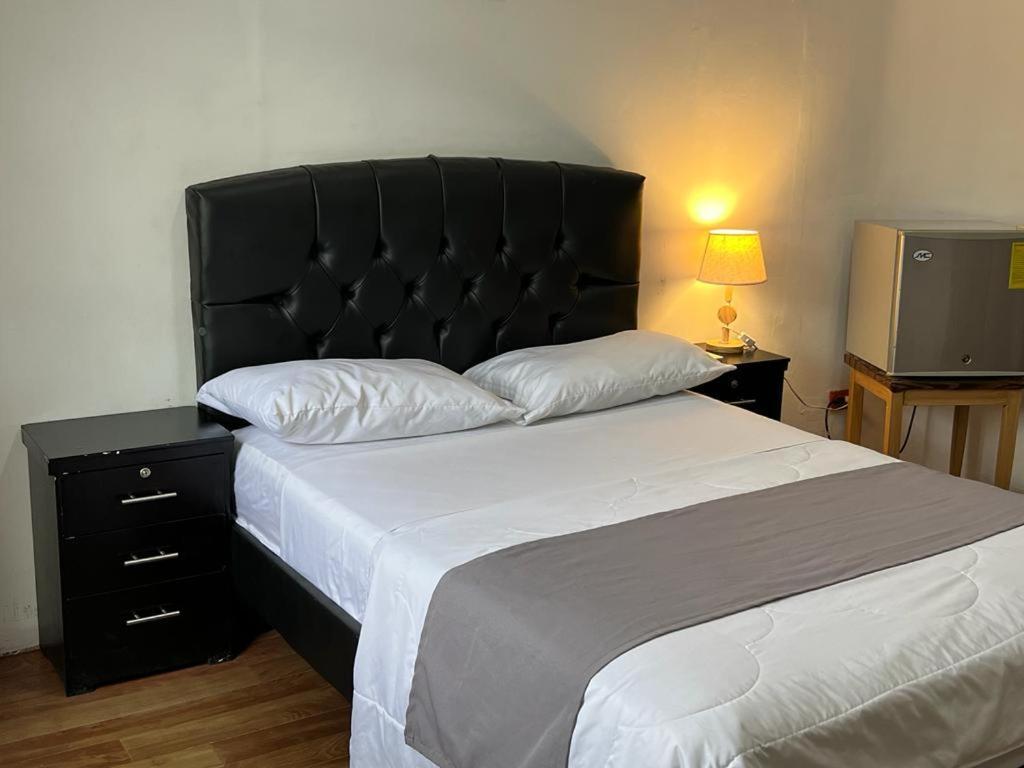 Hotel Perla Central Гуаякиль Экстерьер фото