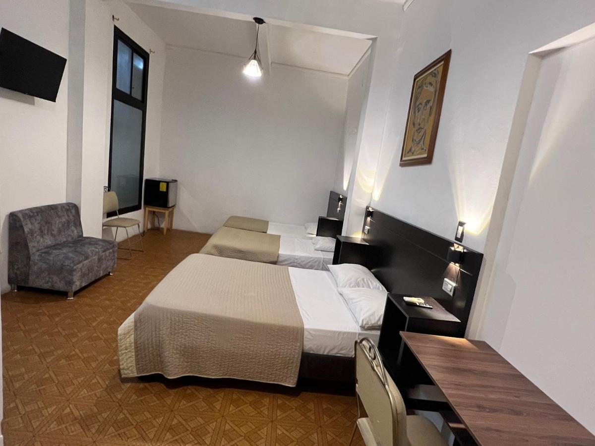 Hotel Perla Central Гуаякиль Экстерьер фото